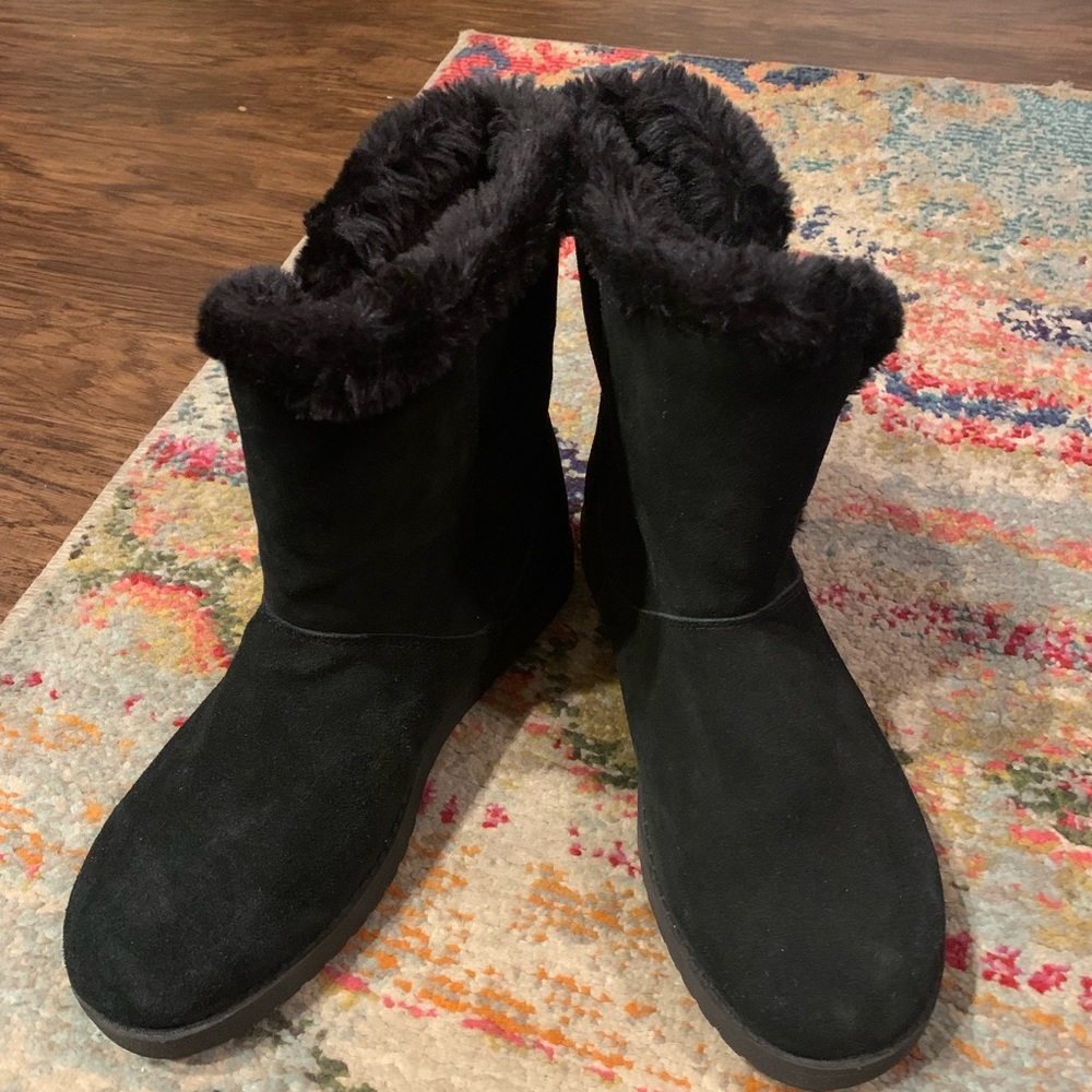 Womens black boots size 9